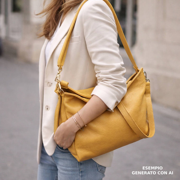 modello shopper in vitello martellato da donna borsa in pelle gialla made in italy cuoieria italiana
