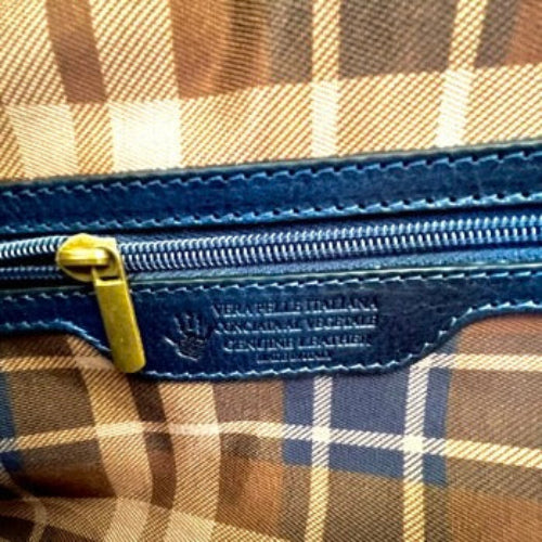 Blue leather duffel bag with tricolour for hand luggage