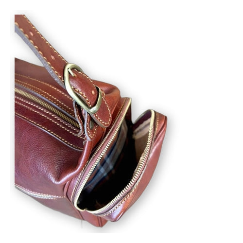 Natural leather dyed sports bag