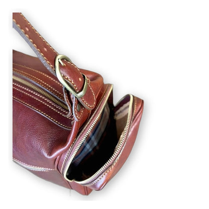 Natural leather dyed sports bag
