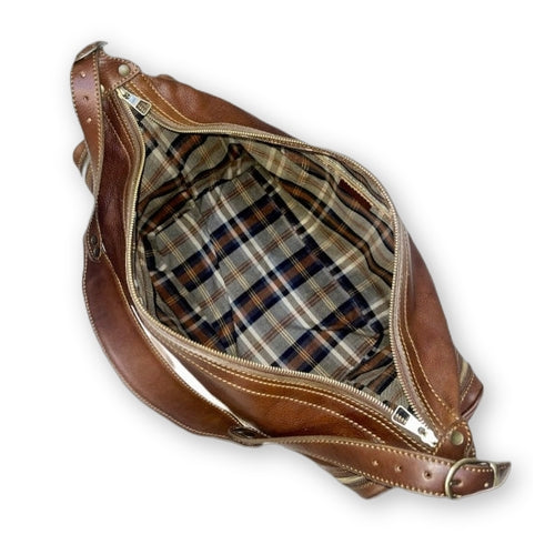 Natural leather dyed sports bag