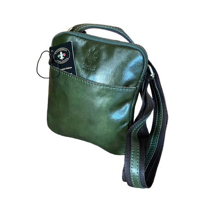 Borsello Mountain piccolo in pelle verde accessorio da uomo In cuoio artigianale Made in Italy Cuoieria Italiana