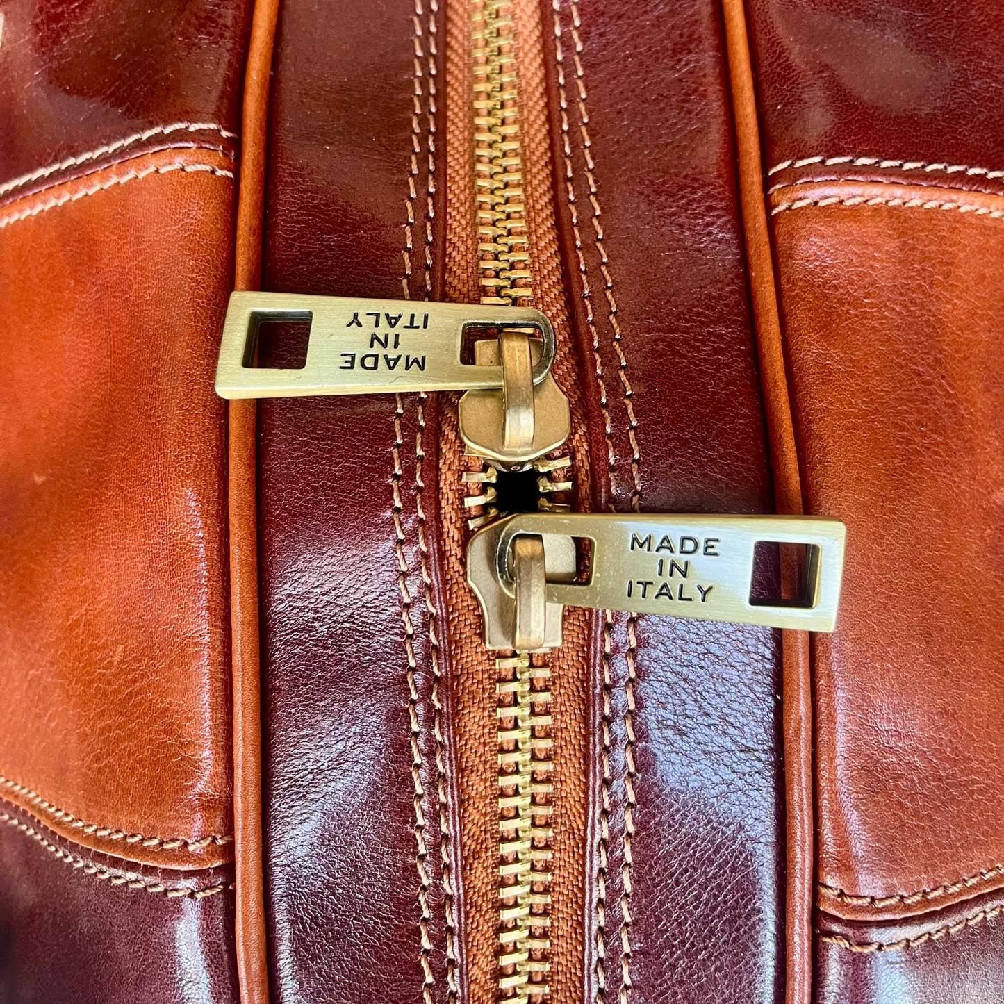 Borsone in pelle bicolore marrone e cuoio naturale | Bagaglio a mano artigianale Made in Italy – Cuoieria Italiana