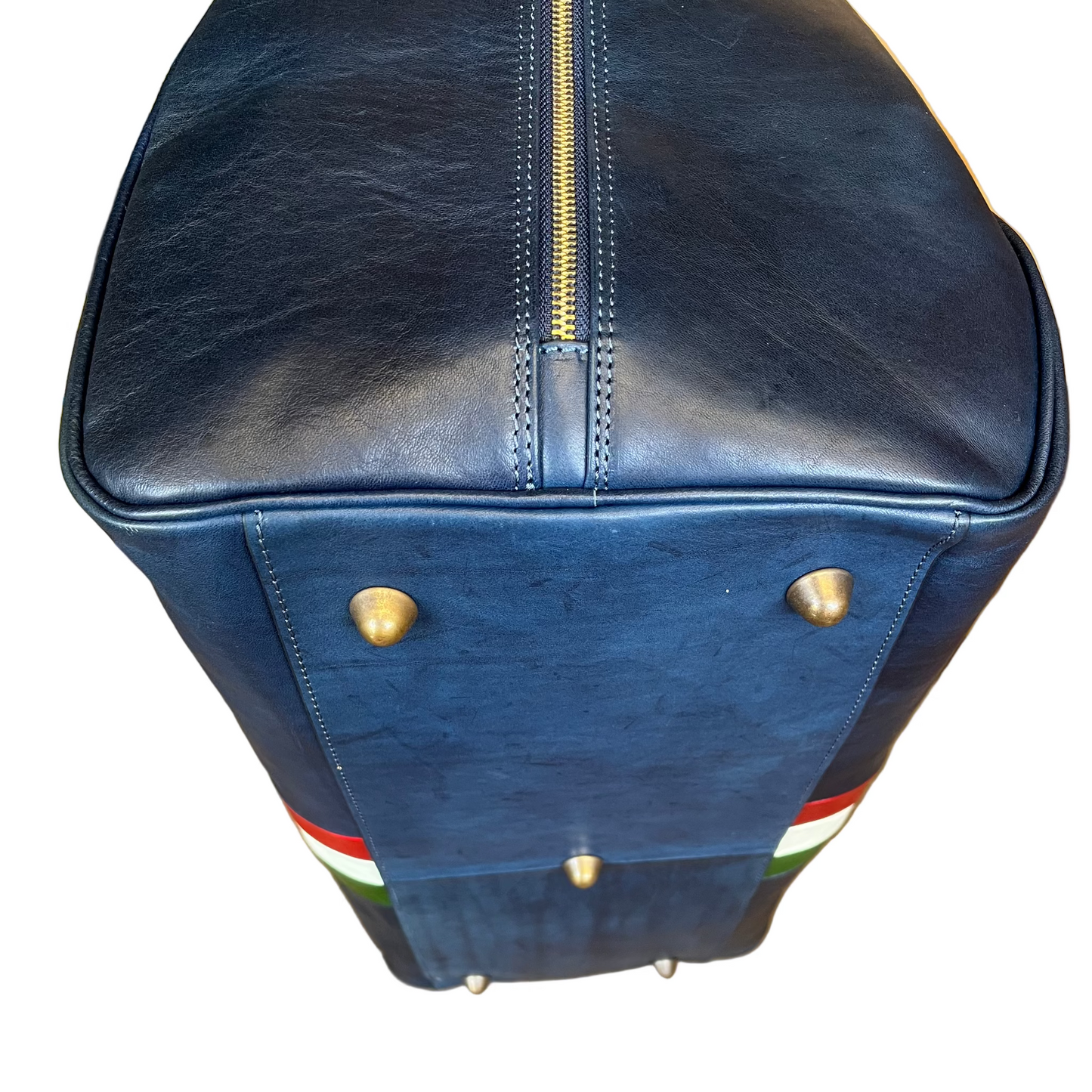 base sotto e piedini borsone in pelle blu navy opaco con tricolore bagaglio a mano artigianale made in italy cuoieria italiana