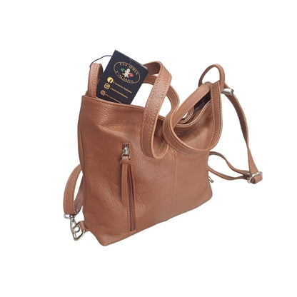 borsa zaino da donna in vitello martellato fatta a mano in vera pelle marrone made in italy cuoieria italiana