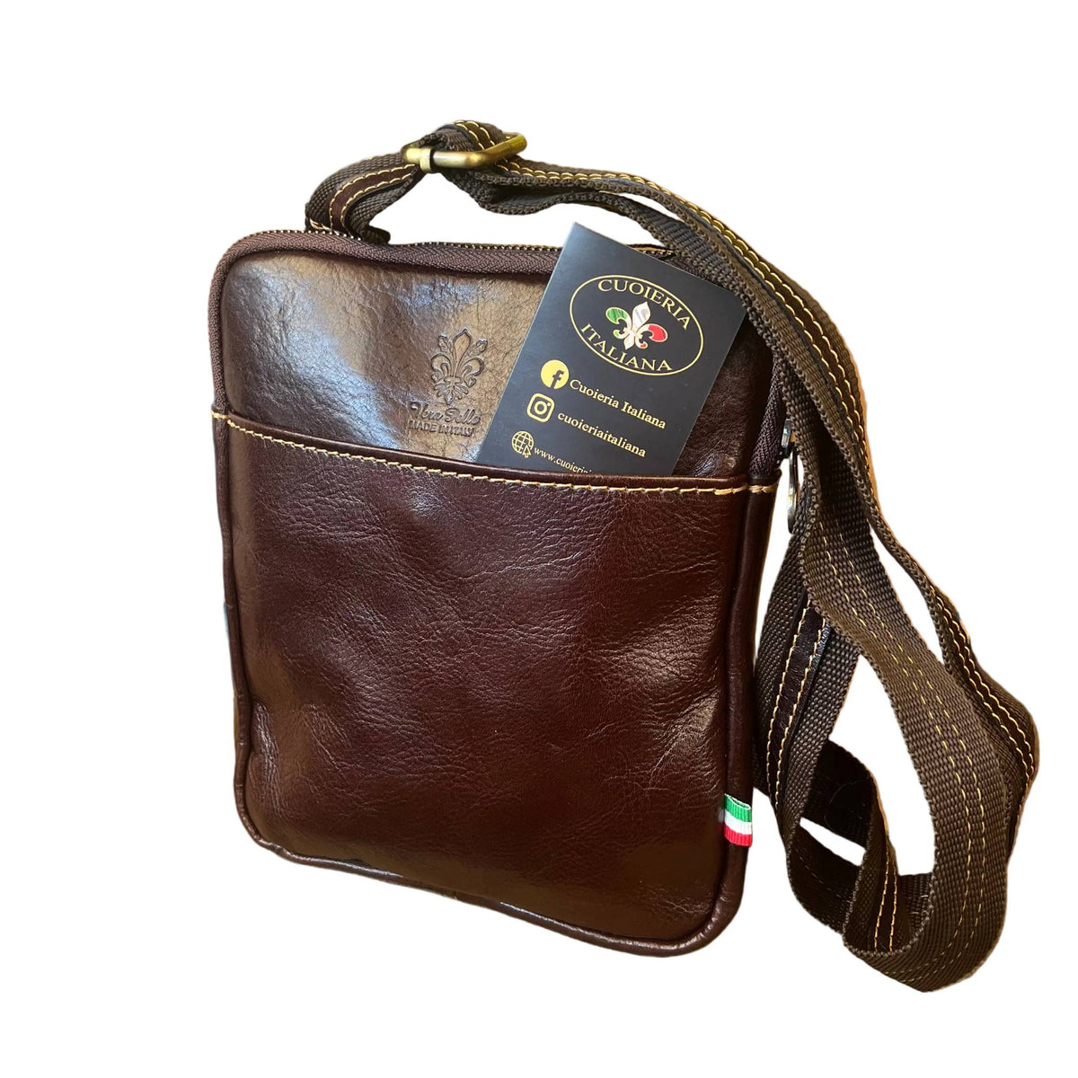 borsello mountain medio in pelle marrone testa di moro da uomo accessorio In cuoio artigianale made in italy cuoieria italiana