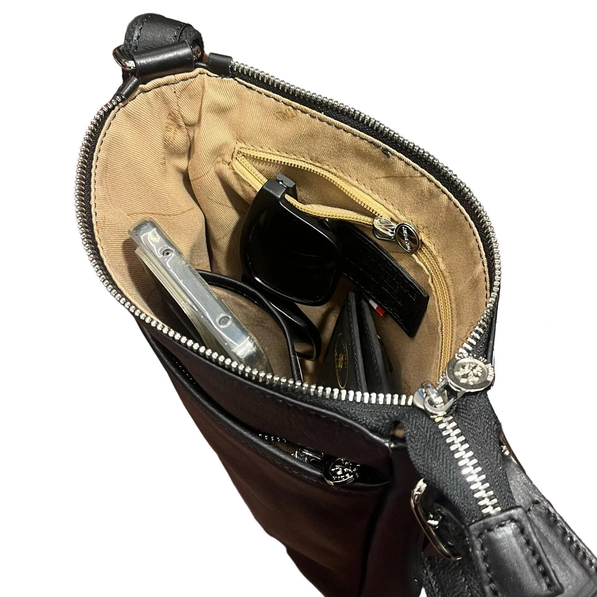 capienza interna legionario borsello senza pattina in pelle nero da uomo accessorio fatto a mano in cuoio made in italy cuoieria italiana®
