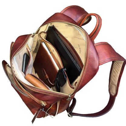 capienza interna sagittarius zaino grande espandibile in pelle marrone mogano borsa in cuoio fatta a mano made in italy cuoieria italiana®