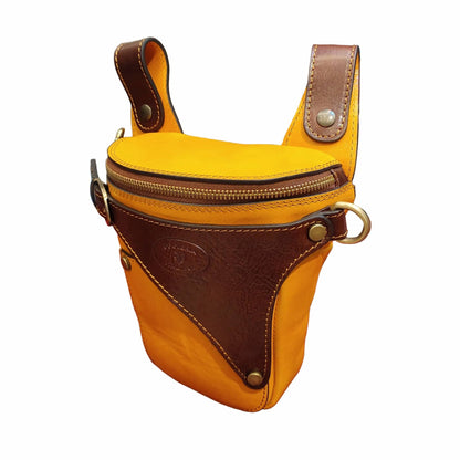centauro borsa laterale per gamba da moto in pelle giallo e marrone marsupio custodia accessorio artigianale in cuoio made in italy cuoieria italiana