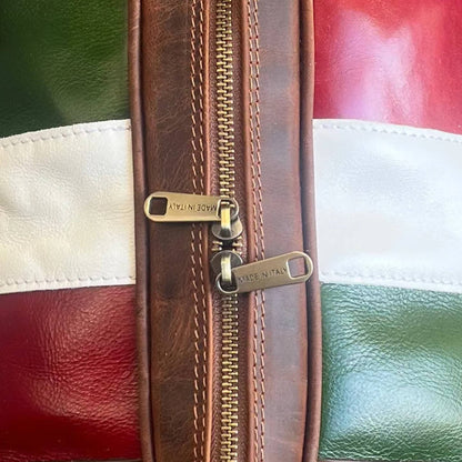 cerniera e dettagli borsone in cuoio invecchiato vintage bagaglio a mano in pelle artigianale made in italy cuoieria italiana