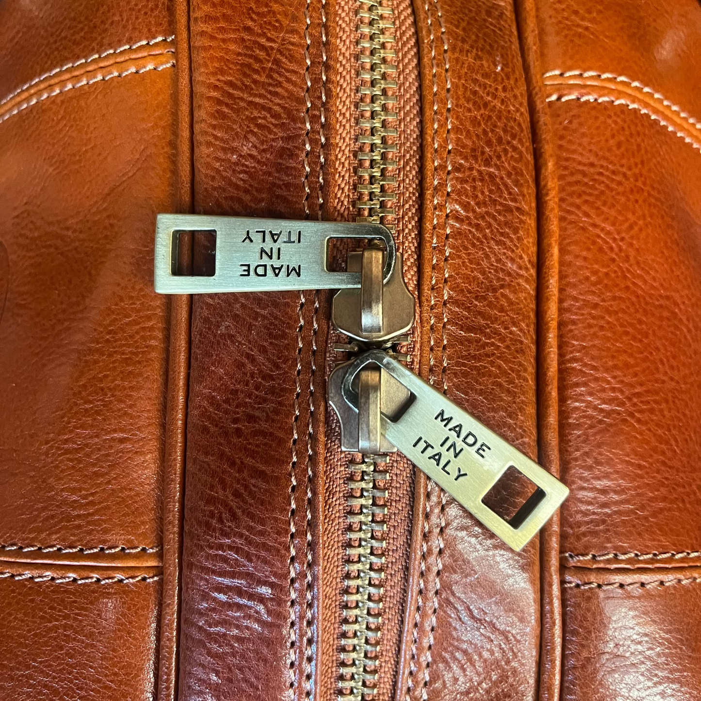cerniera zip borsone in pelle tinta cuoio naturale bagaglio a mano artigianale made in italy cuoieria italiana