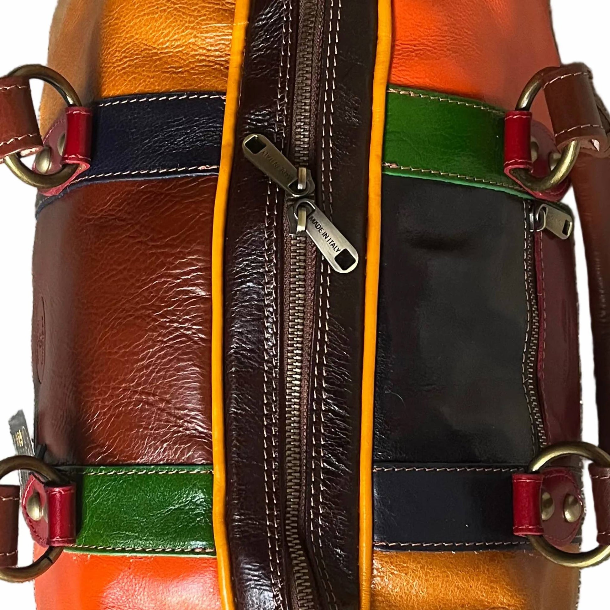dettagli cerniera borsone piccolo in pelle multicolor bagaglio a mano artigianale made in italy cuoieria italiana