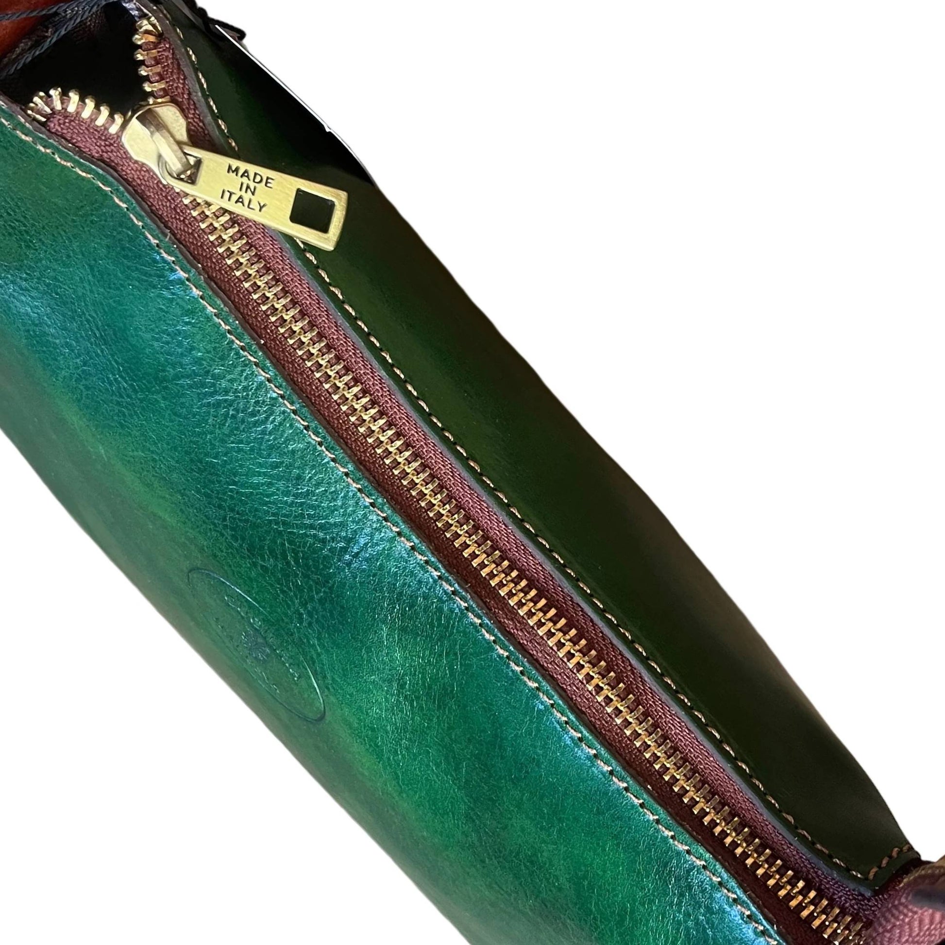 dettagli cerniera zip in metallo minerva borsa da donna borsa a spalla in pelle verde e marrone fatta a mano in cuoio made in italy cuoieria italiana