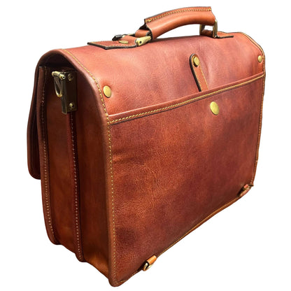 dietro a tre quarti hydra cartella 2 in 1 in cuoio marrone mogano borsa zaino da lavoro a tracolla fatta a mano in pelle made in italy cuoieria italiana®
