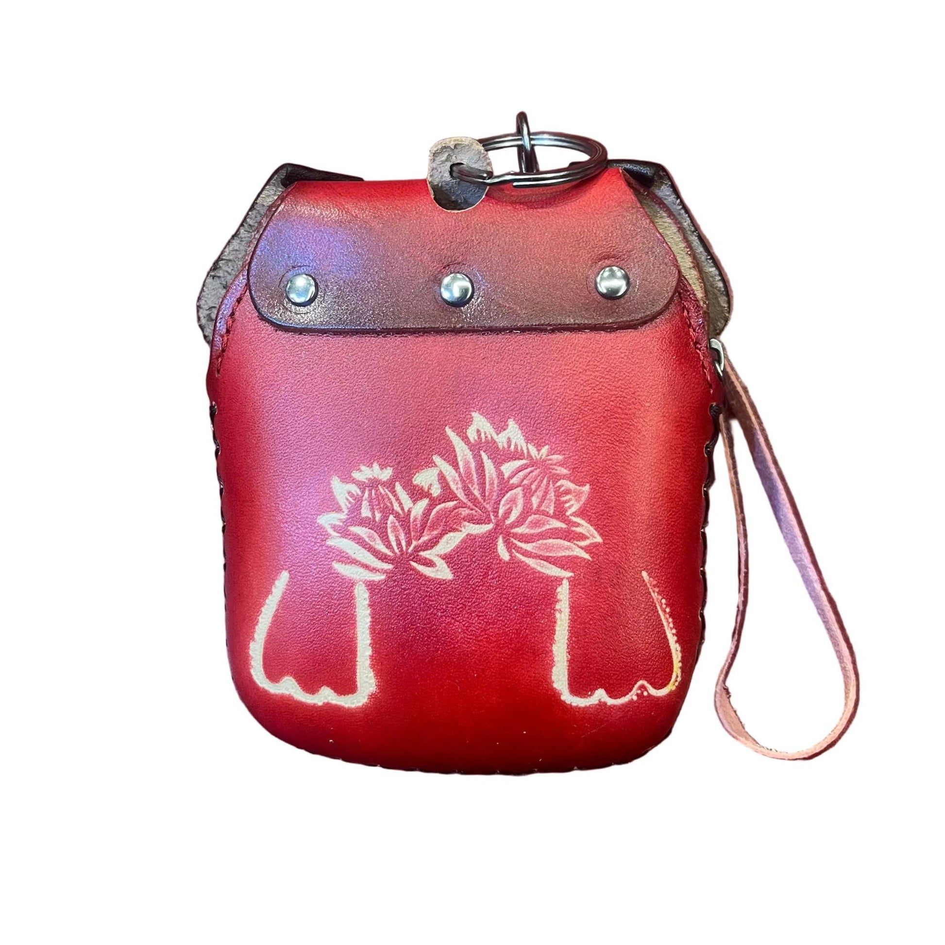 dietro cane porta chiavi in pelle rosso artigianale accessorio in cuoio cuoieria taliana