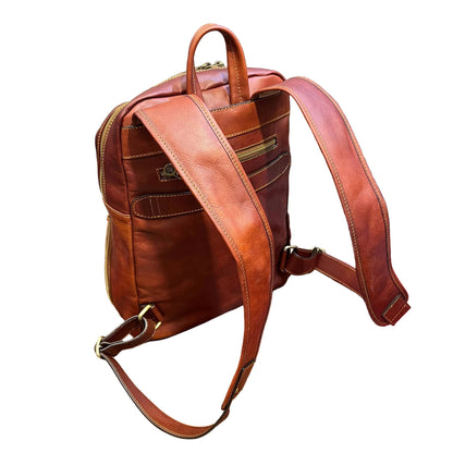 dietro sagittarius zaino grande espandibile in pelle marrone mogano borsa in cuoio fatta a mano made in italy cuoieria italiana®