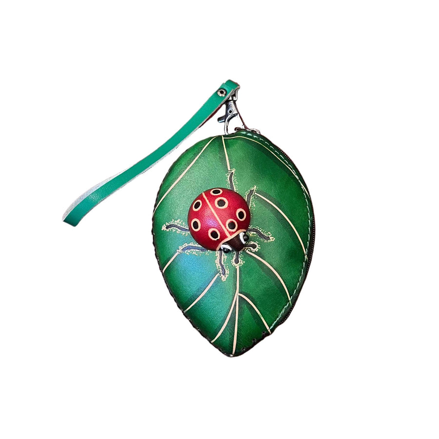 foglia porta chiavi in pelle verde artigianale accessorio in cuoio made in italy cuoieria italiana