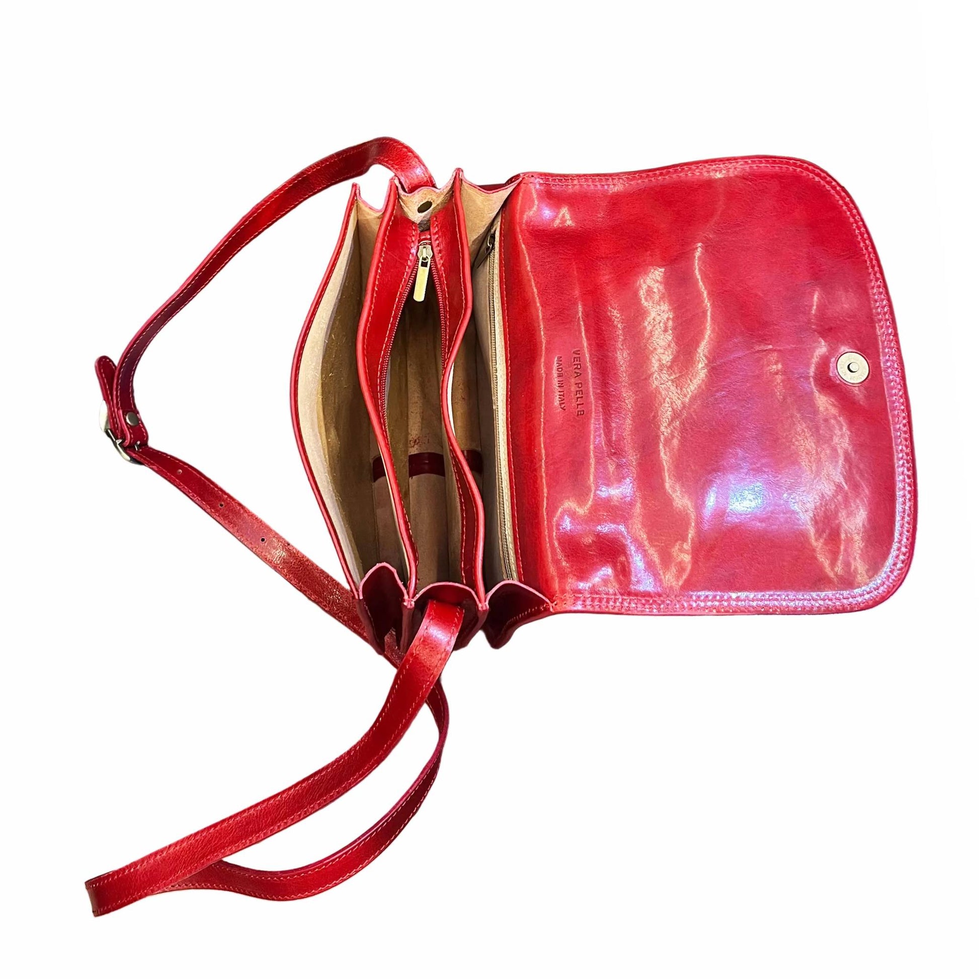 interni stella grande borsa postino a tracolla in pelle rossa da donna made in italy cuoieria italiana