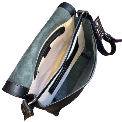 interno in cuoio naturale scomparti e tasche destiny media postino cartella in pelle nera borsa fatta a mano in cuoio made in italy cuoieria italiana®