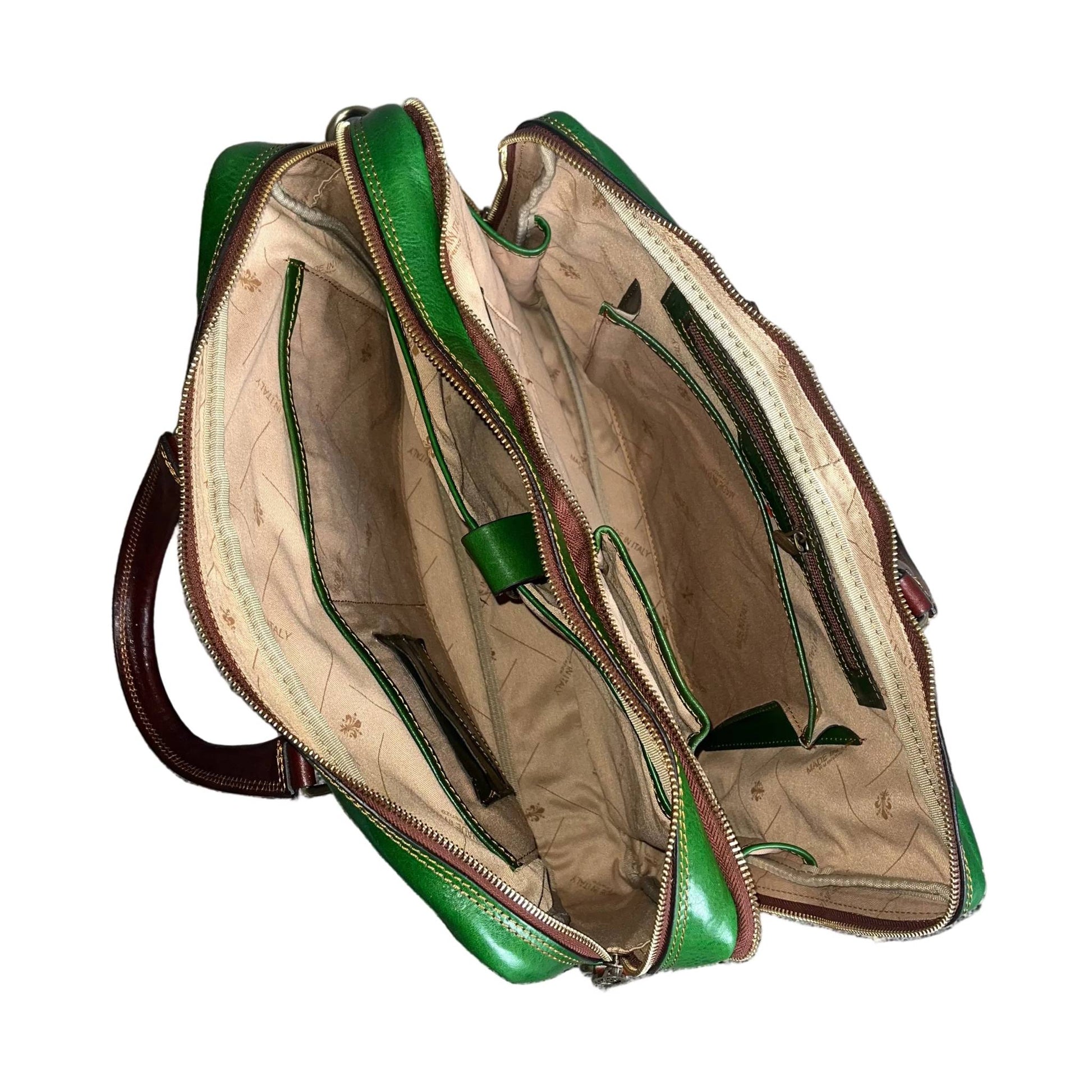 interno scomparti e tasche fenix cartella in pelle verde e marrone borsa porta computer a doppio scomparto made in Italy cuoieria italiana