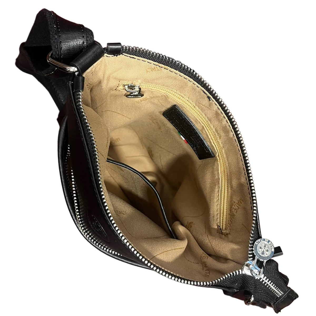 interno scomparti e tasche legionario borsello senza pattina in pelle nero da uomo accessorio fatto a mano in cuoio made in italy cuoieria italiana®