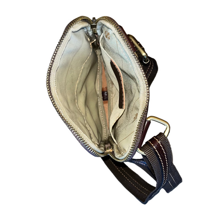 interno tasche Borsello Mountain piccolo in pelle accessorio da uomo In cuoio artigianale Made in Italy Cuoieria Italiana