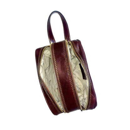interno tasche Trousse da viaggio in pelle marrone accessorio Pochette a mano artigianale Made in Italy Cuoieria Italiana