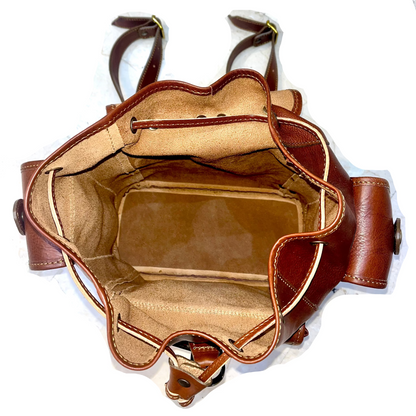 interno zaino classico grande in pelle zaino cacciatore in cuoio made in italy cuoieria italiana