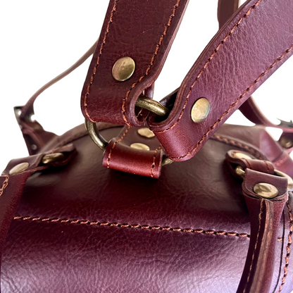 manico zaino classico medio in pelle borsa cacciatore in cuoio artigianale made in italy cuoieria italiana
