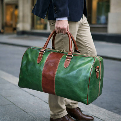 modello borsone da viaggio in pelle verde borsa in cuoio da bagaglio a mano made in italy cuoieria italiana