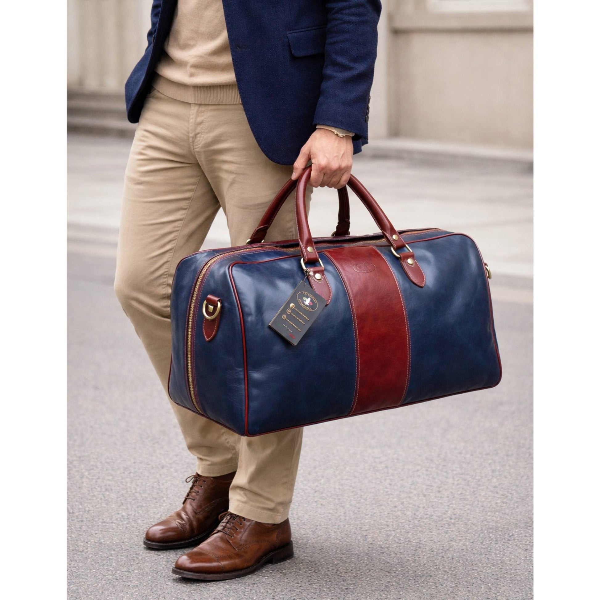 modello borsone in pelle blu bagaglio a mano valigia artigianale made in italy cuoieria italiana