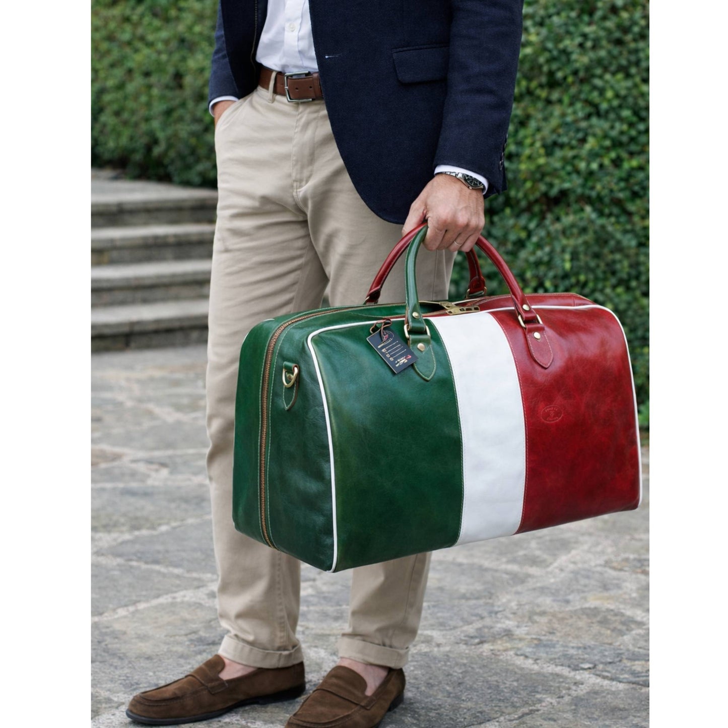 modello borsone in pelle tricolore bagaglio a mano valigia verde bianco e rosso artigianale Made in Italy cuoieria italiana