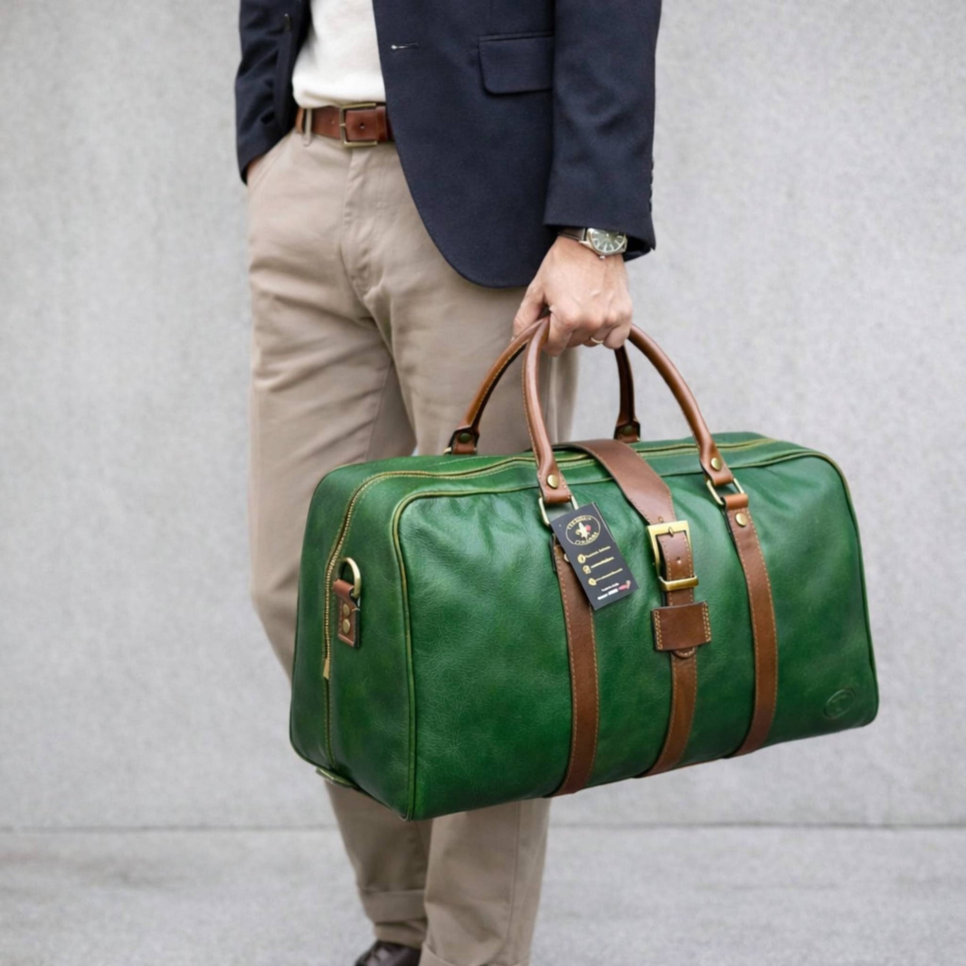modello borsone in pelle verde da bagaglio a mano borsa da viaggio artigianale e resistente made in italy cuoieria italiana