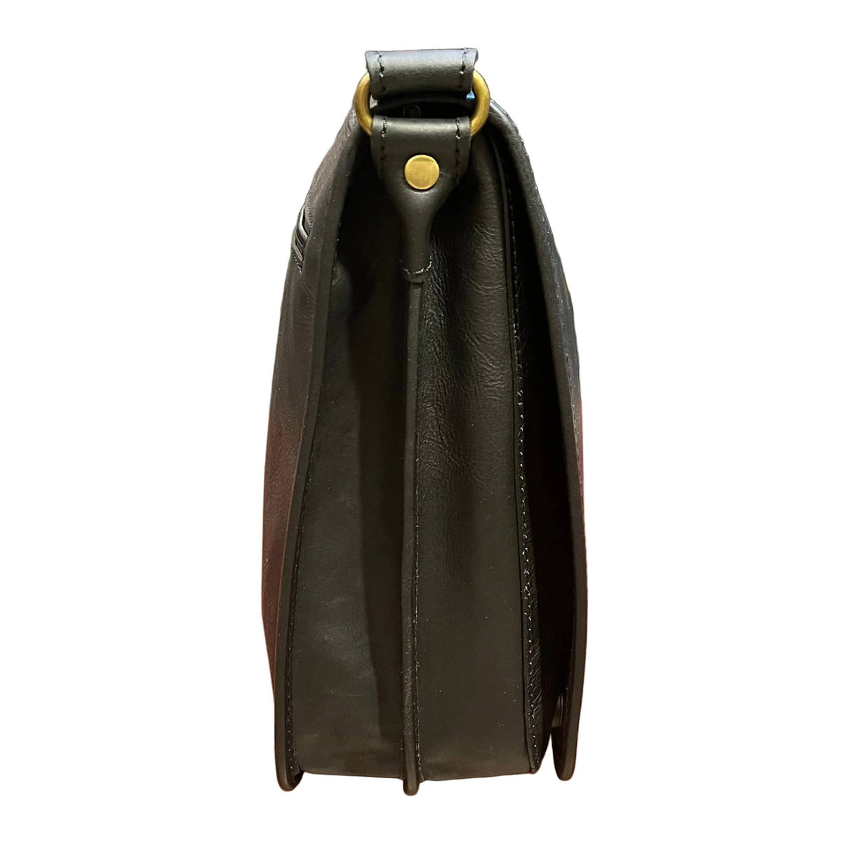 profilo lato larghezza destiny media postino cartella in pelle nera borsa fatta a mano in cuoio made in italy cuoieria italiana®