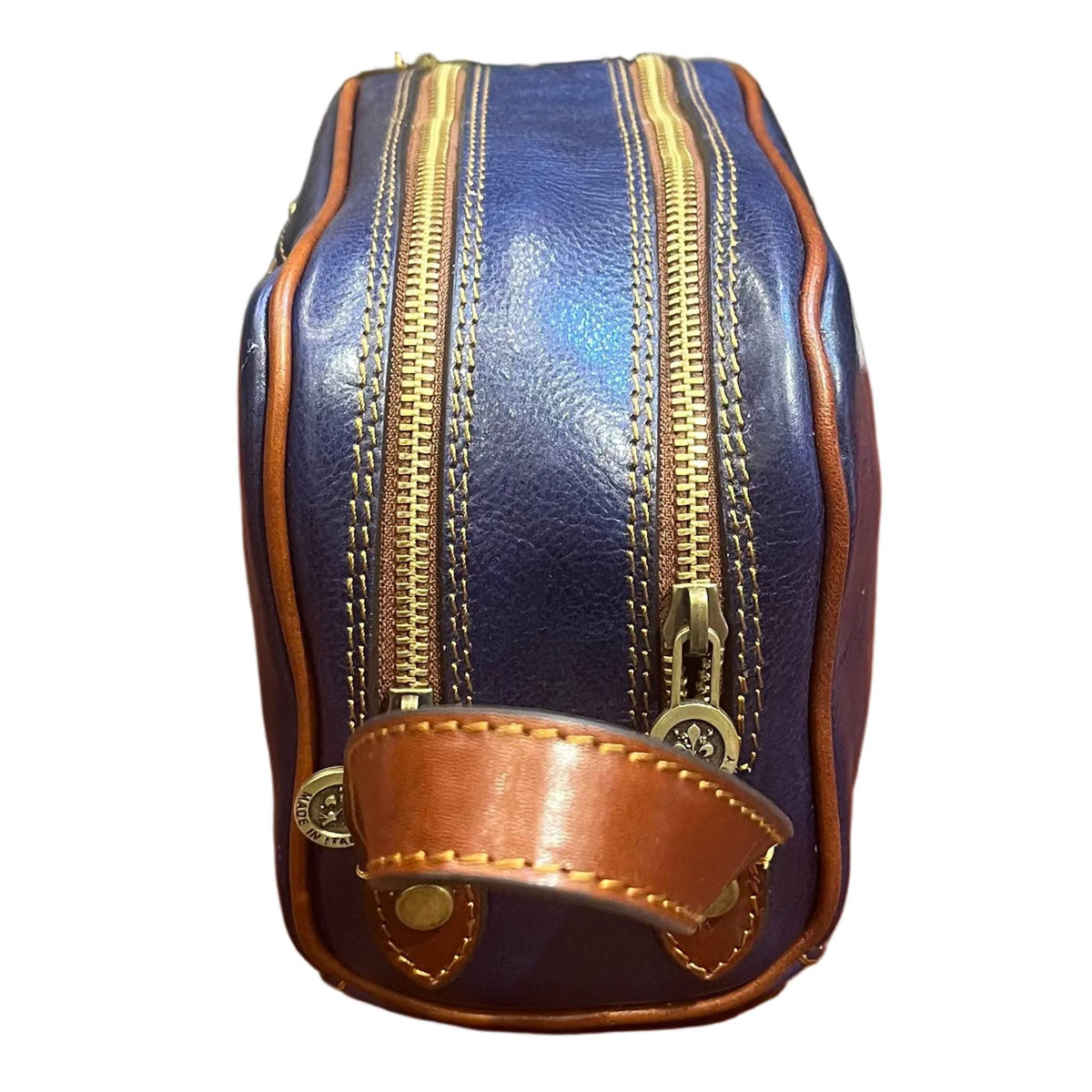 profilo lato larghezza folgore pochette in pelle blue navy e marrone unisex fatto a mano in cuoio made in italy cuoieria italiana®