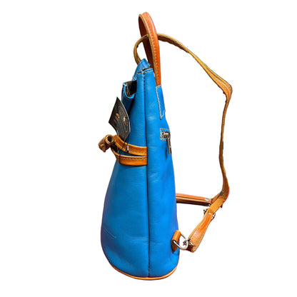 profilo lato larghezza zaino spallone da donna in vera pelle turchese e tinta cuoio naturale borsa fatta a mano in cuoio made in italy cuoieria italiana