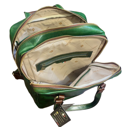 scomparto frontale fobos zaino porta pc in pelle verde e marrone zaino valigetta fatto a mano in cuoio made in italy cuoieria italiana®