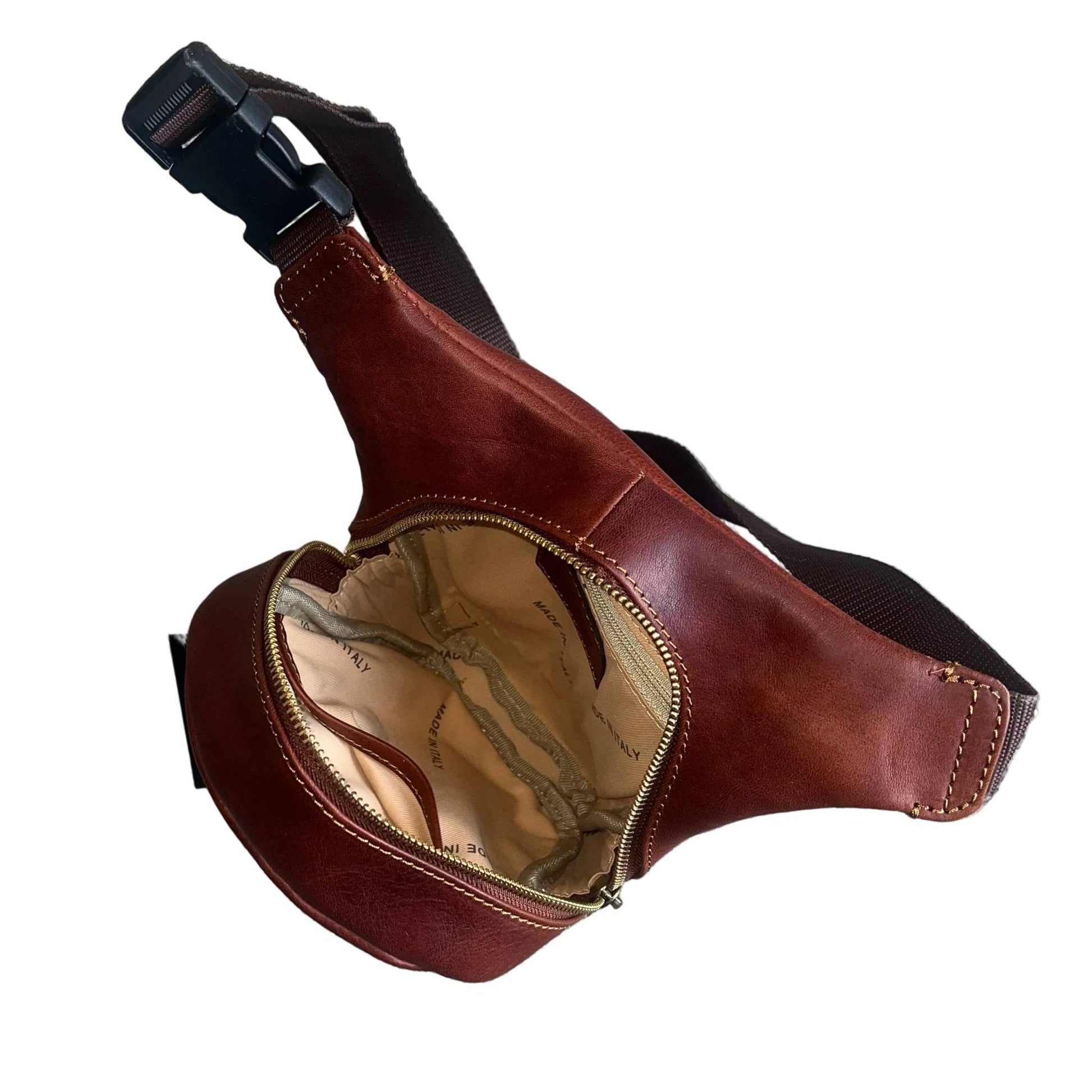 scomparto interno e tasche biker borsa laterale per gamba da moto in pelle marrone opaco borsello marsupio custodia accessorio artigianale in cuoio made in italy cuoieria italiana