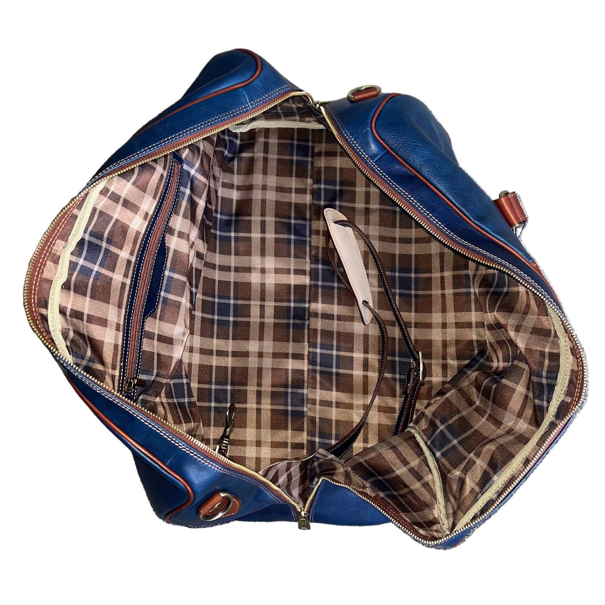 scomparto interno e tasche borsone in pelle blue navy opaco bagaglio a mano artigianale made in italy cuoieria italiana