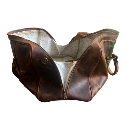 soffietto e lato aperto borsone in cuoio invecchiato vintage bagaglio a mano in pelle artigianale made in italy cuoieria italiana