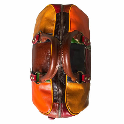 sopra borsone piccolo in pelle multicolor bagaglio a mano artigianale made in italy cuoieria italiana