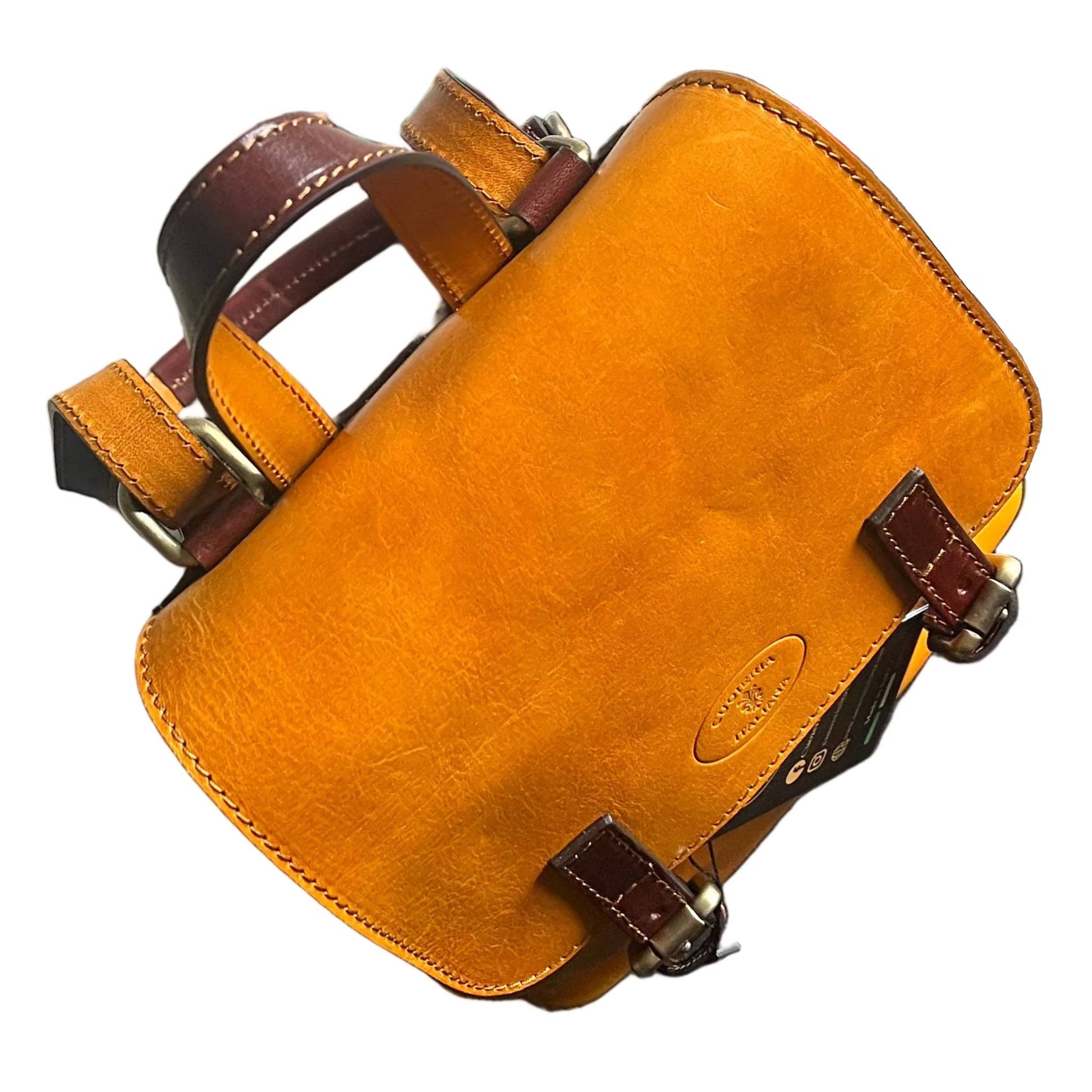 sopra smart zaino compatto in pelle giallo e marrone borsa a tracolla in cuoio made in italy cuoieria italiana