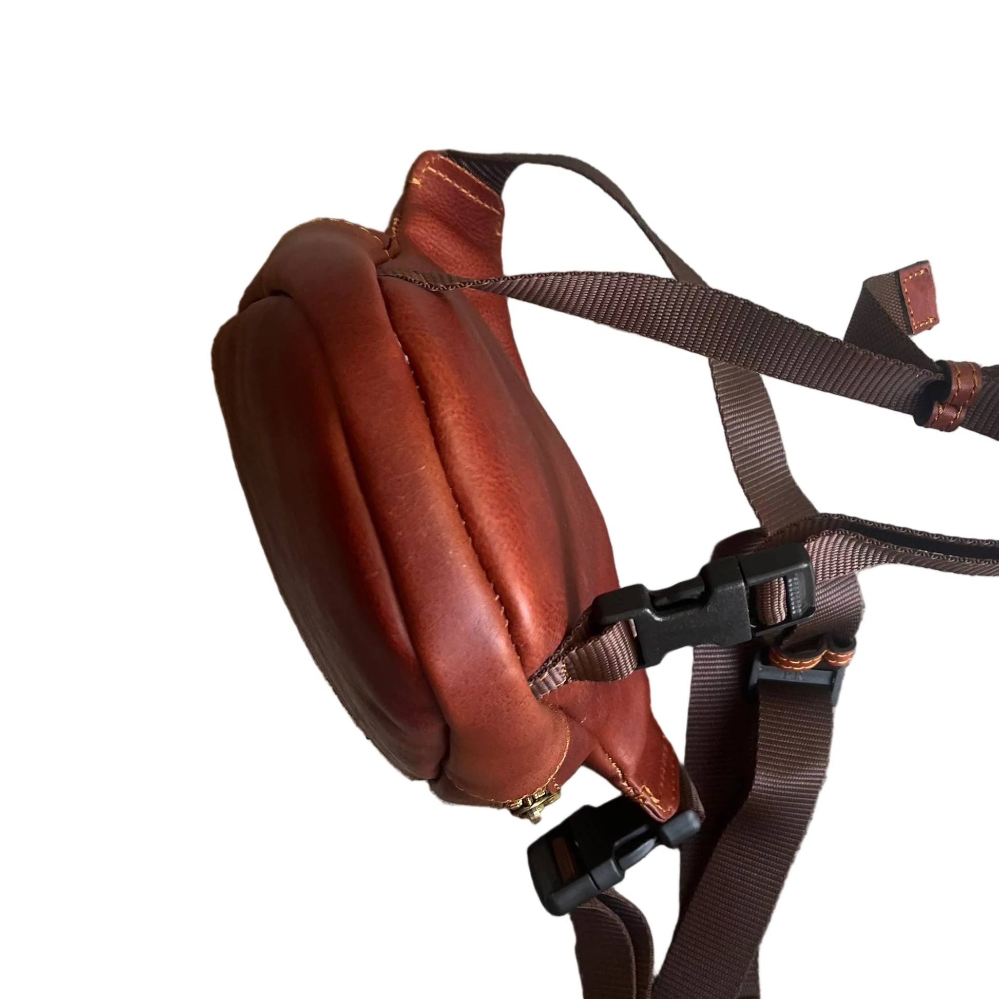 sotto biker borsa laterale per gamba da moto in pelle marrone opaco borsello marsupio custodia accessorio artigianale in cuoio made in italy cuoieria italiana