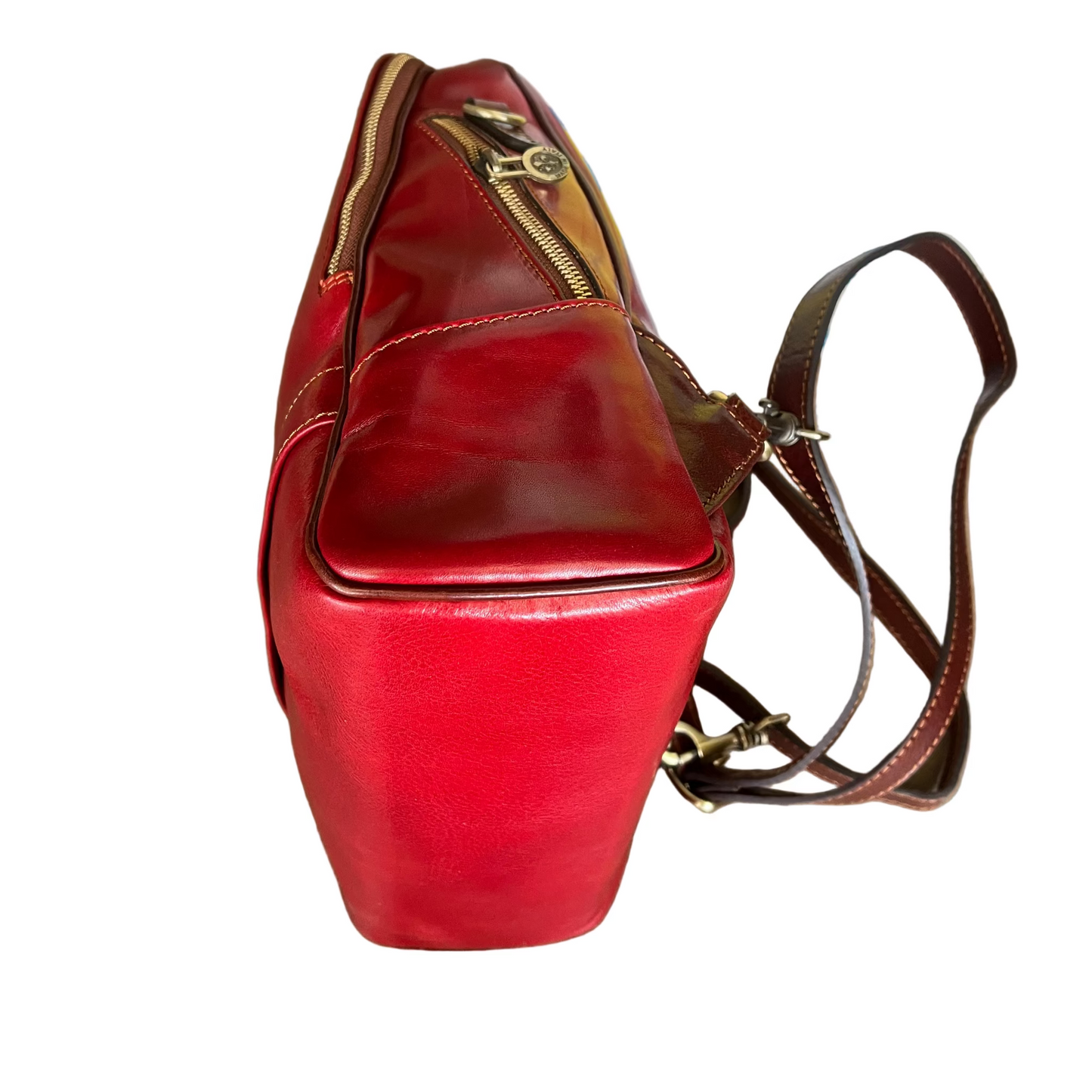sotto reporter zaino medio compatto in pelle rosso e marrone borsa trasformabile a tracolla in cuoio made in italy cuoieria italiana