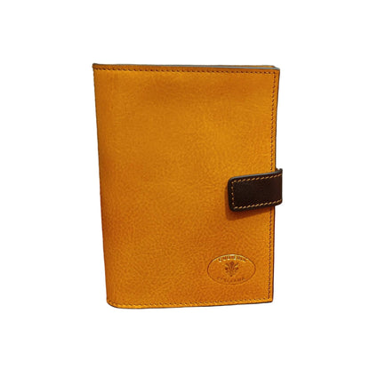 traveller porta passaporto premium in cuoio giallo e marrone artigianale accessorio in pelle made in italy cuoieria italiana